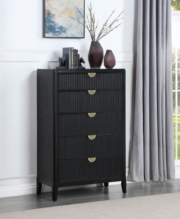 Brookmead - 5-Drawer Bedroom Chest - Black
