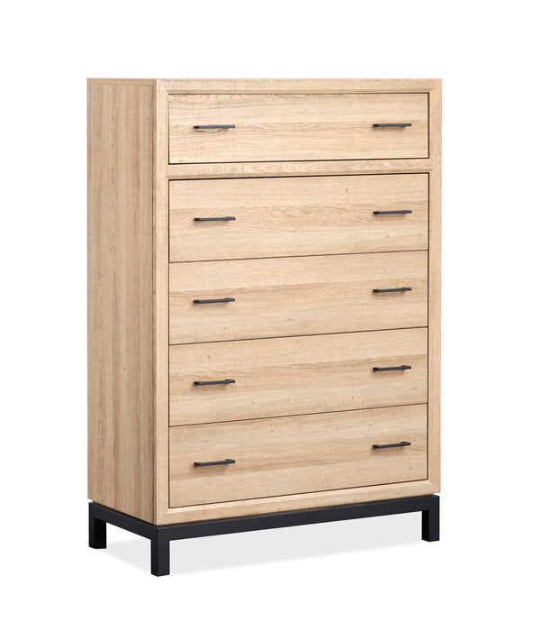 Bastain - Drawer Chest - Putnum Ivory