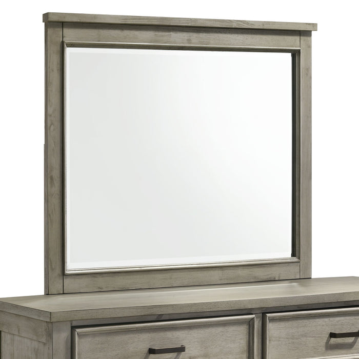 Sullivan - 9-Drawer Dresser