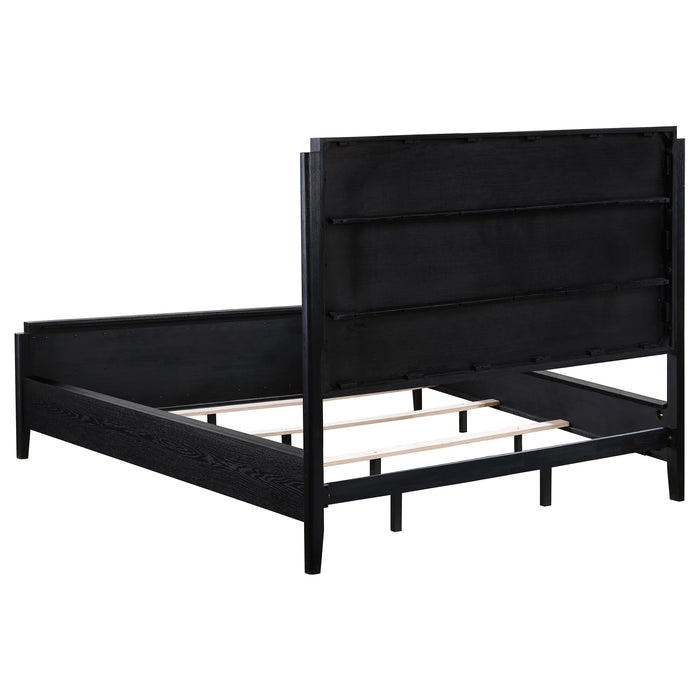 Brookmead 4-piece Upholstered Cal King Bedroom Set Black