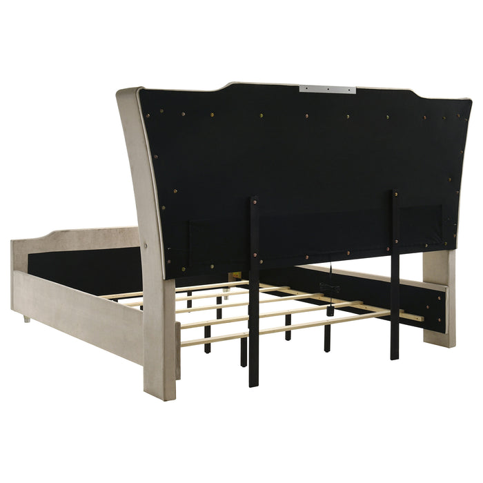 Lorient 5-piece California King Bedroom Set Ivory and Camel
