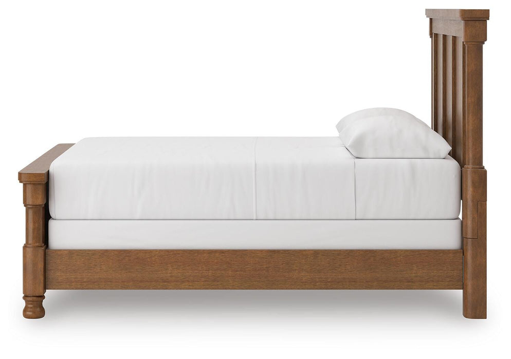 Rowlenstown Queen Poster Bed