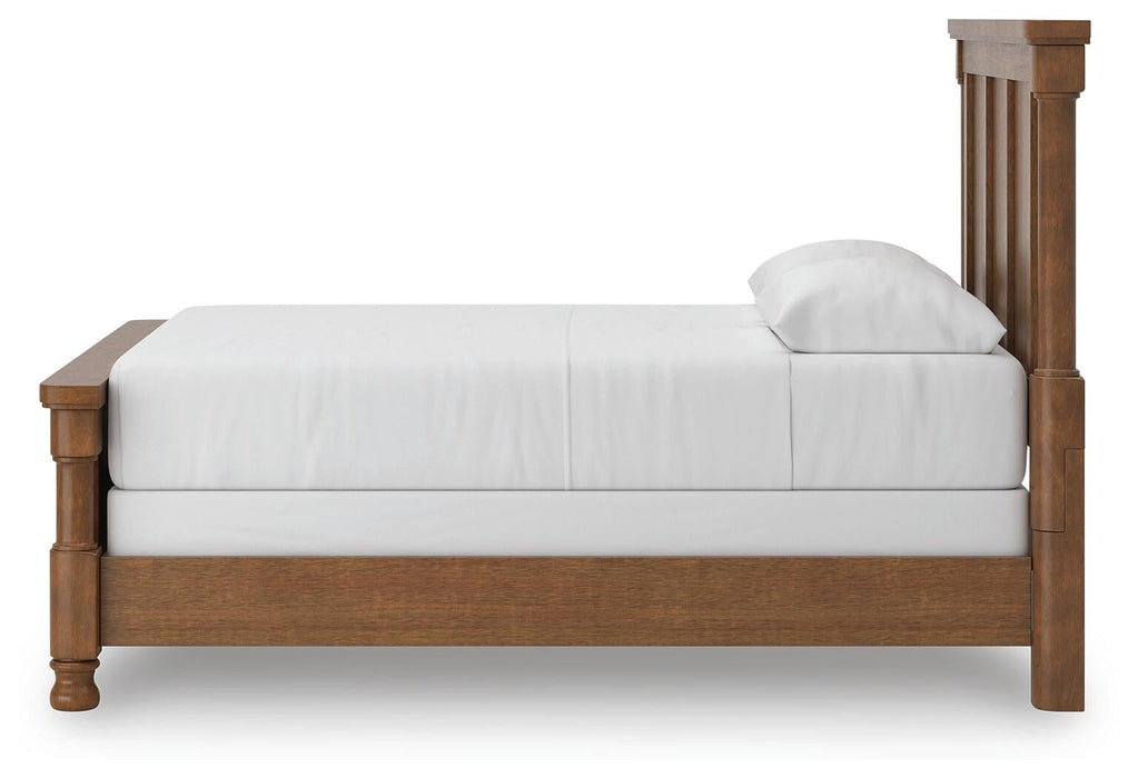 Rowlenstown Queen Poster Bed