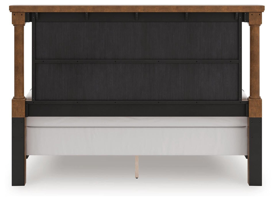 Rowlenstown King Poster Bed