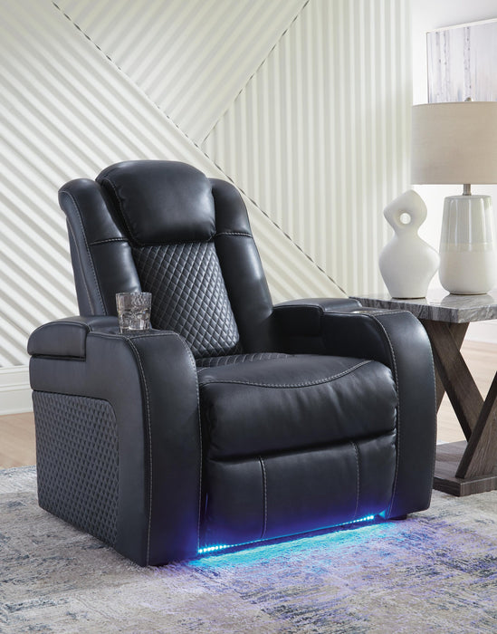 Fyne-Dyme Sofa, Loveseat and Recliner