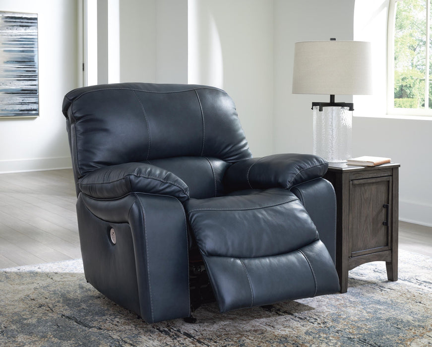 Leesworth Sofa, Loveseat and Recliner