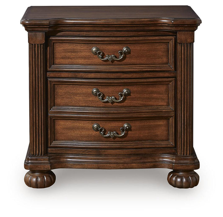 Lavinton King Poster Bed with Mirrored Dresser and Nightstand