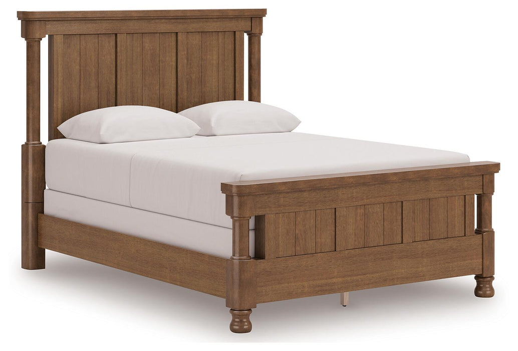 Chadworth Queen Poster Bed with Mirrored Dresser
