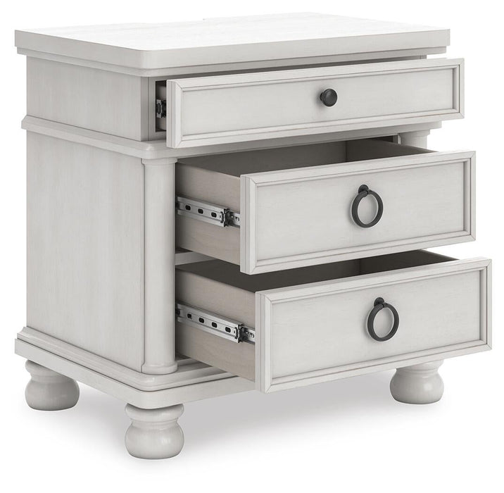 Chadworth Queen Poster Bed, Dresser, Mirror and Nightstand