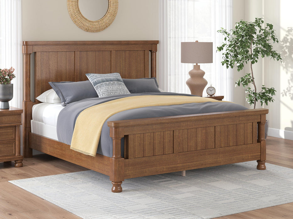 Chadworth California King Poster Bed with Mirrored Dresser
