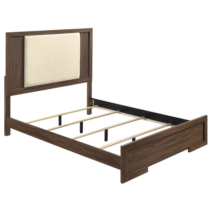 Etienne 5-piece Queen Bedroom Set Walnut
